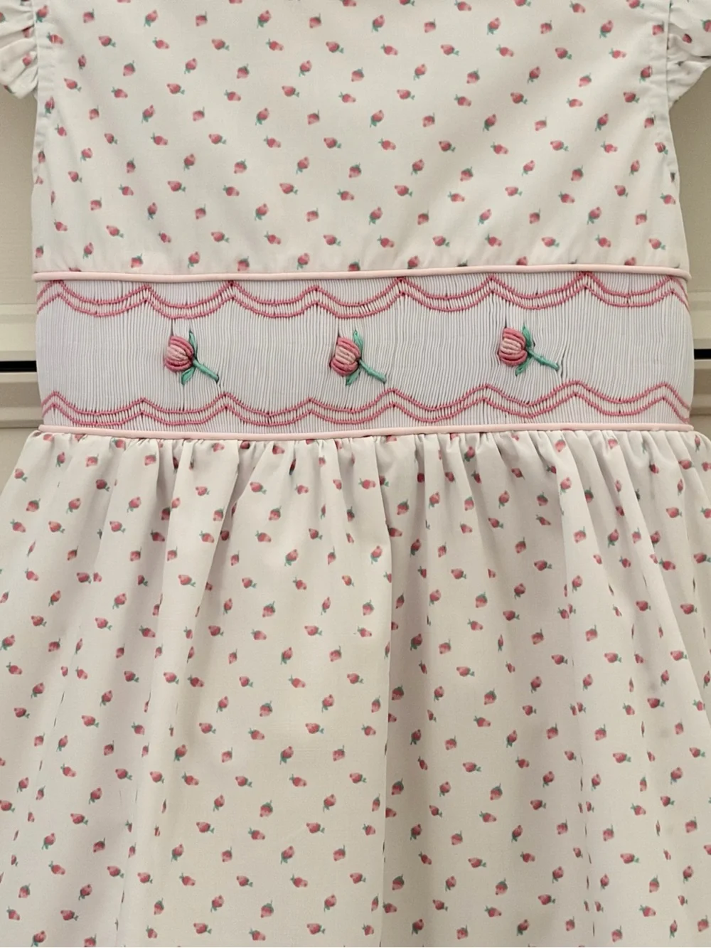 EUC The Beaufort Bonnet Company Port Royal Rosebud Smocked Dress Size 4T